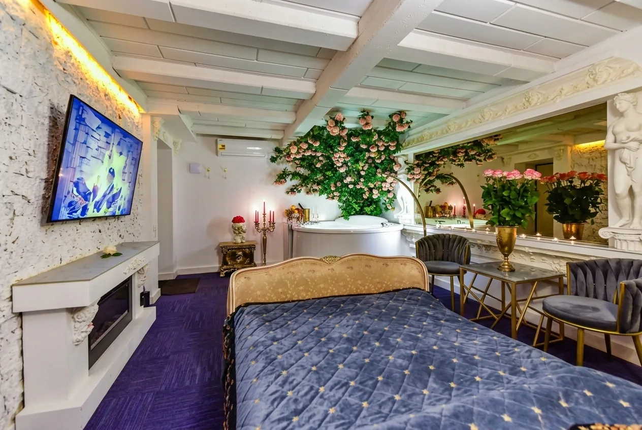 Host 3 senamiesčio apartamentai su dziakuzi vonia dviems