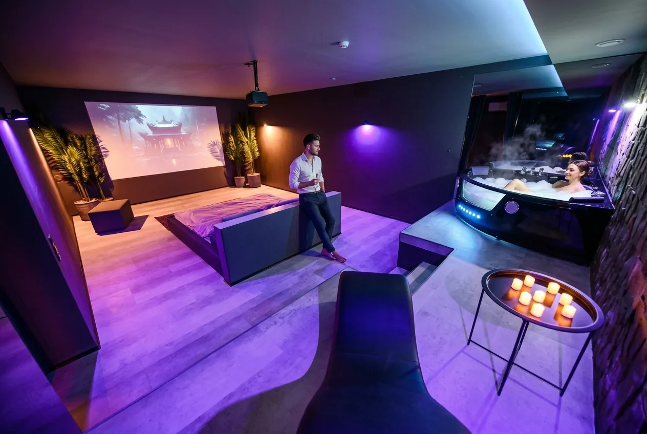 Jacuzzi Cinema Shibui 5 - namu kinas apartamentas dviems Kaune su dziakuzi