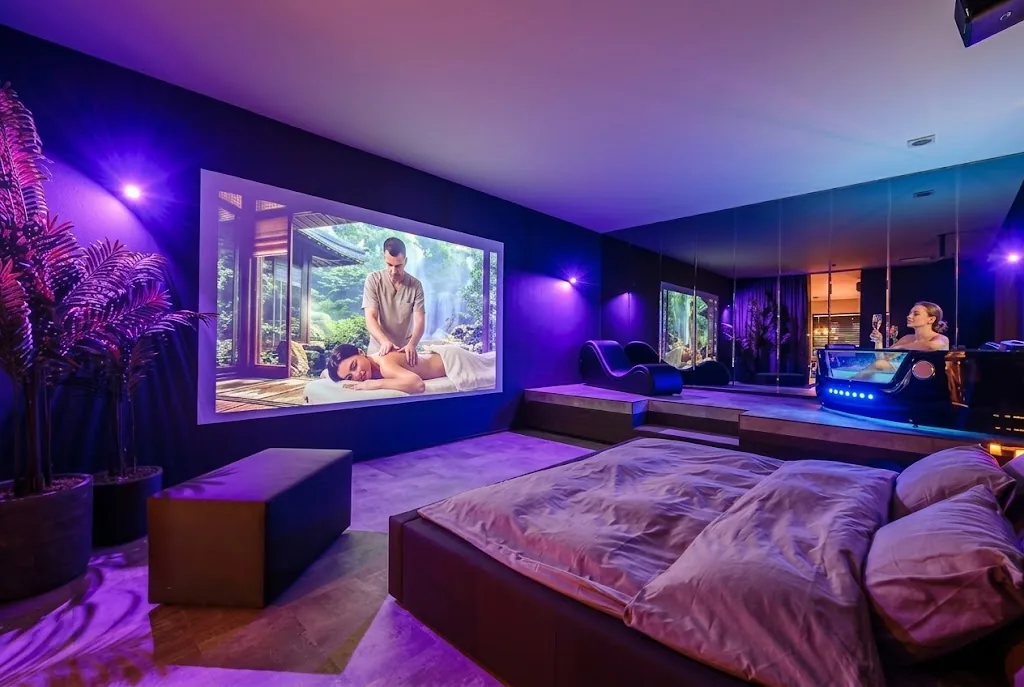 Jacuzzi Cinema Wabi Sabi 3 dziakuzi kinoteatras valendino diena poilsis rentu