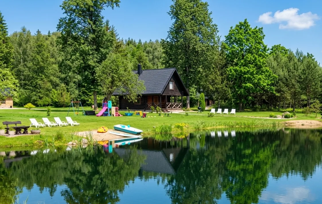 Jauki nakvynė su pirtimi prie miško / Vila Loreta