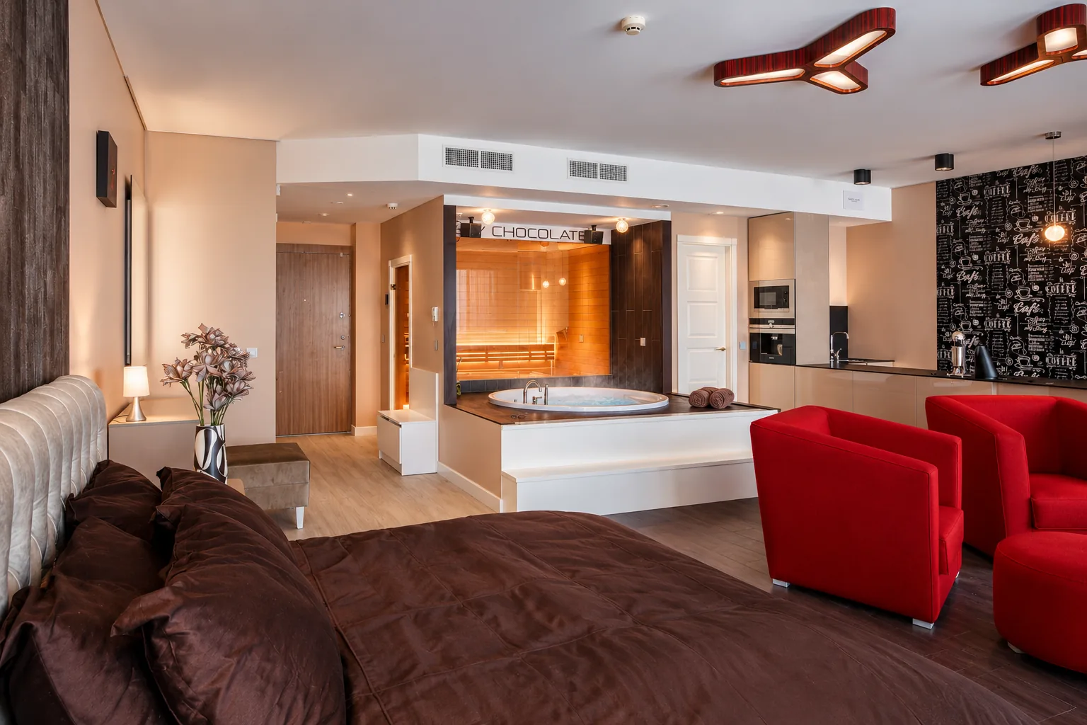 Sky Lux Apartamentai - CHOCOLATE, dziakuzi, pirtis ir klaipedos uosto panorama