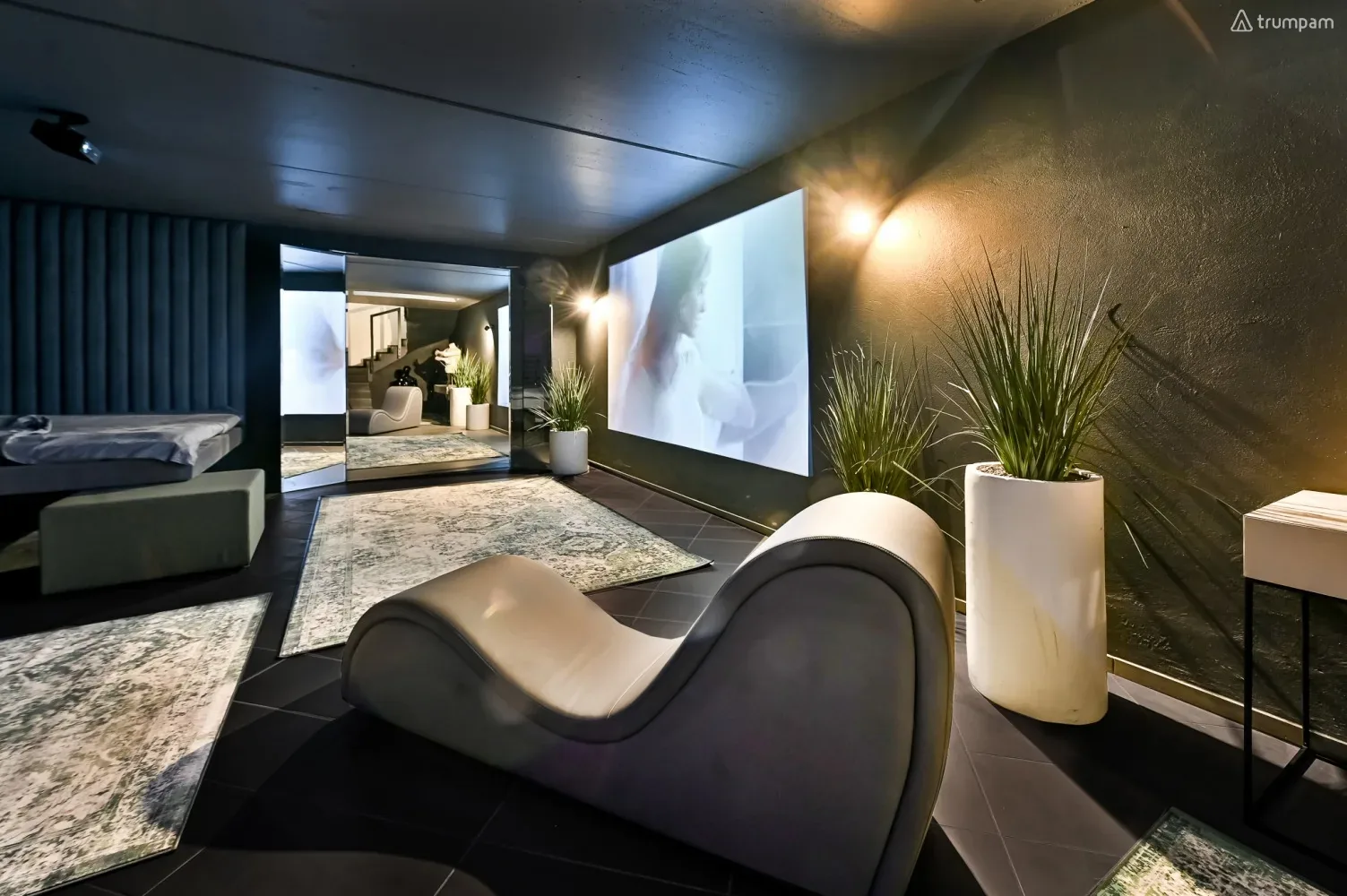 JACUZZI CINEMA LOFT - kinas su sūkurine vonia